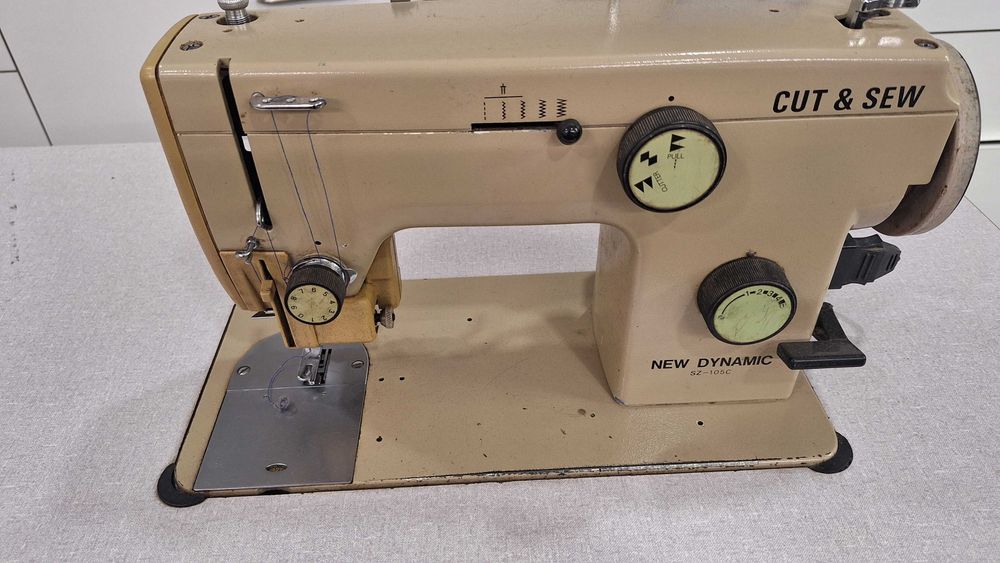 Máquina de costura ZIG ZAG