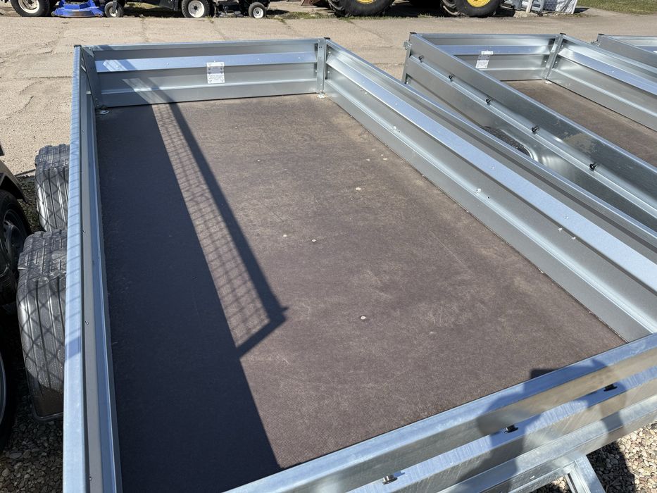 przyczepa lekka zaslaw 265T lekka  265x132x35