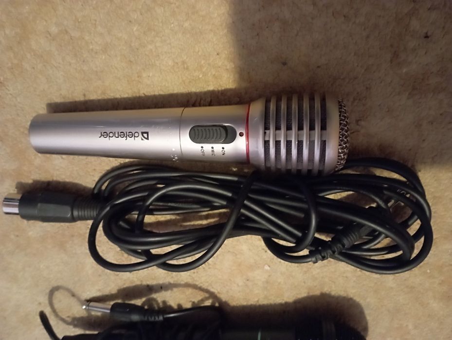 Мікрофон для караоке Vitek і Defender