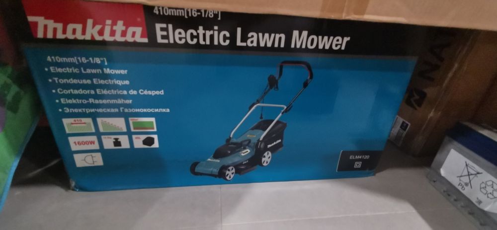 Corta Relvas Elétrico 41 cm Makita ELM4120