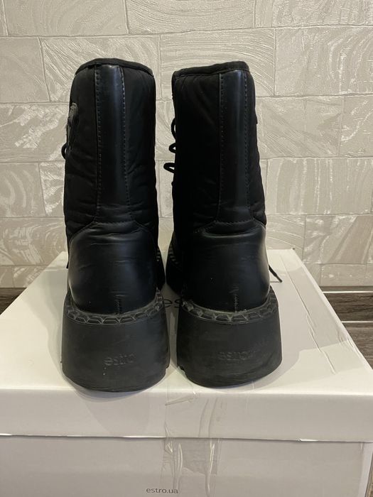 Черевики , ботінки estro