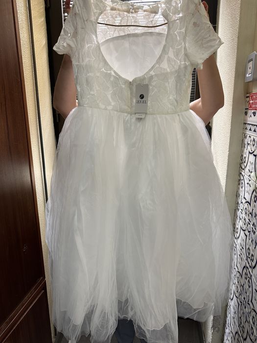 2 vestidos de crianca 14 anos para cerimonia , nao usados!