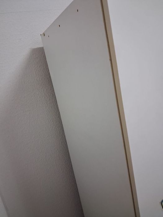 Roupeiro branco de 2 portas