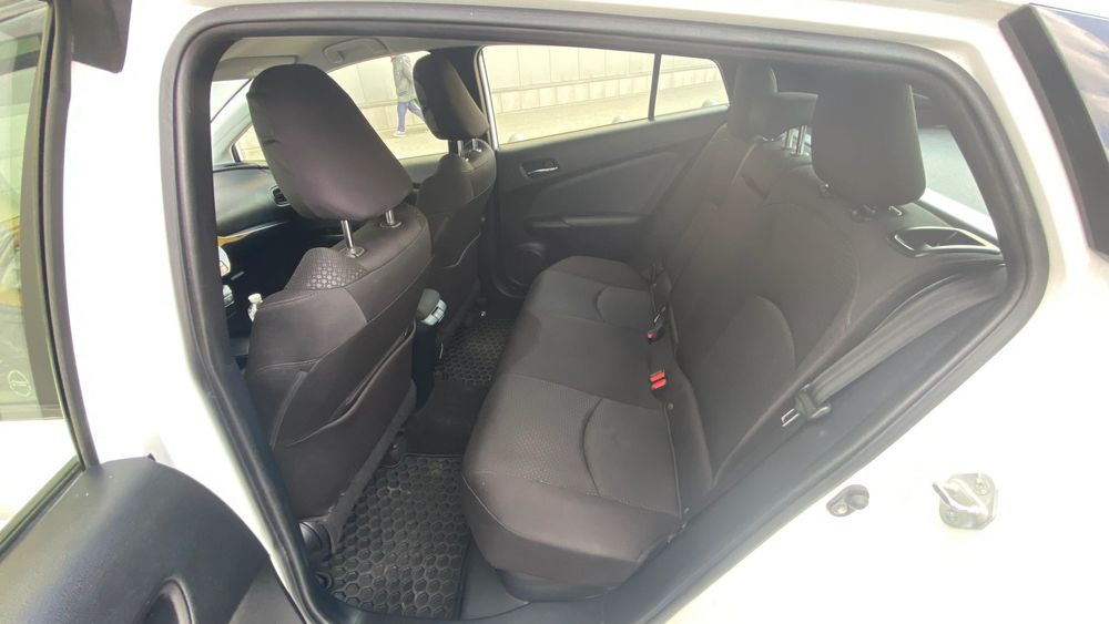 Toyota Prius Hybrid 2020 AWD 4x4