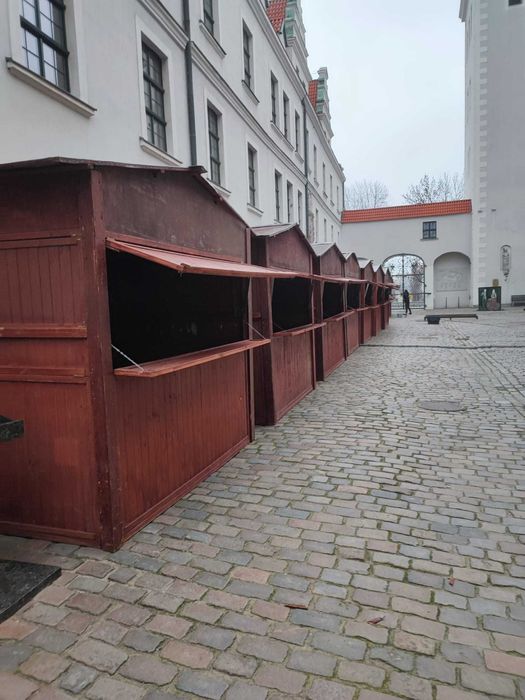 Domki jarmarczne targowe handlowe wynajem i montaż