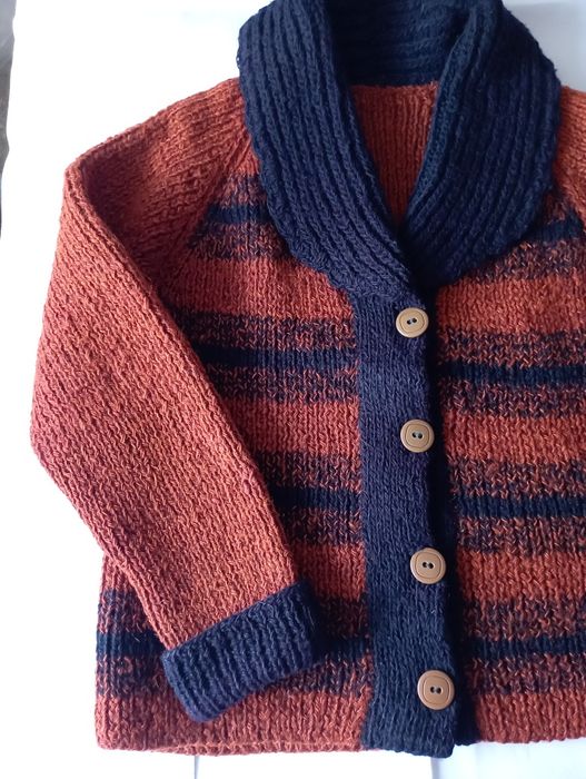 Светр коричневий,M.