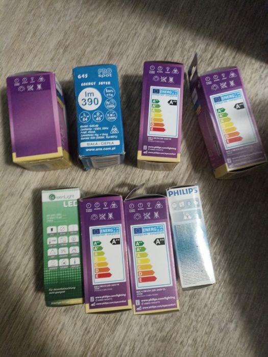 Żarówki nowe całość