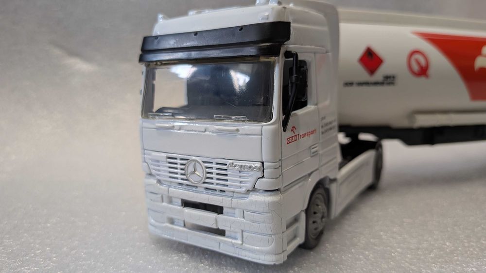 Model cysterny Orlen (Mercedes)