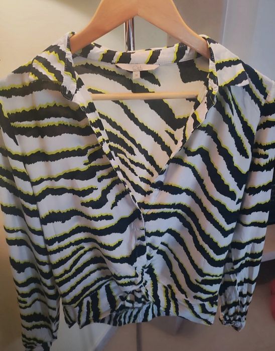 Linda blusa com 3 cores