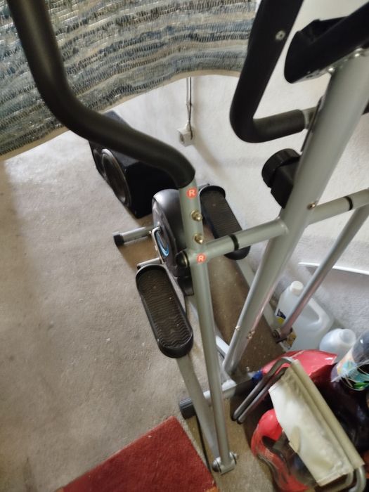 Vendo por falta de espaço e falta de tempo