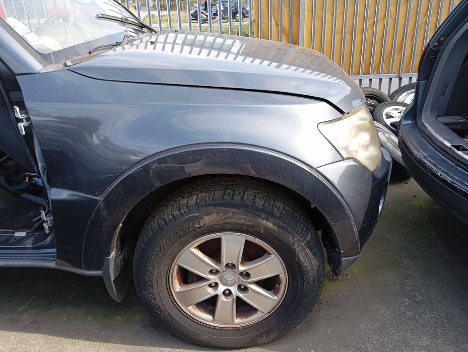 mitsubishi pajero 4 iv przód zderzak lampa maska błotnik atrapa a72 a72b
