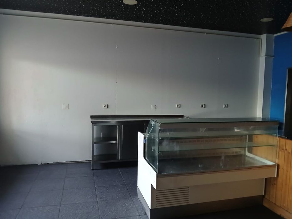 Aluga-se estabelecimento comercial