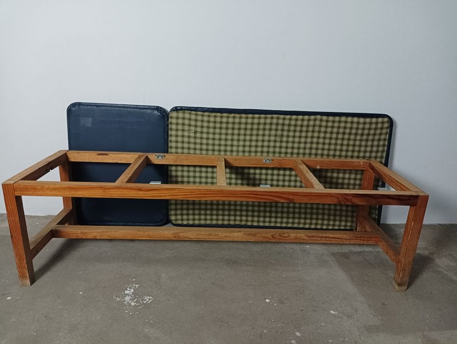 Cama maca de fisioterapia antiga