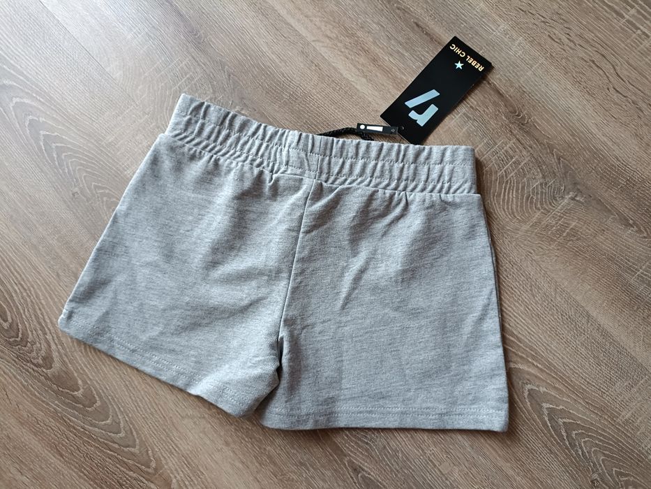 NOWE szorty krótkie spodenki 152 reporter young