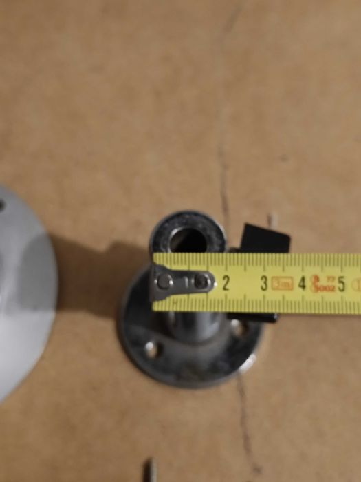 2 Suportes metálicos