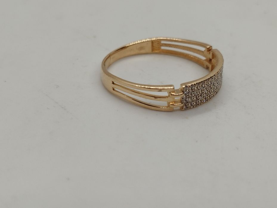 Золотое кольцо с бриллиантами 18.2 размер 1.66 грамма