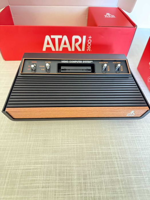 Videojogo Atari 2600+ com comando extra e 10 jogos