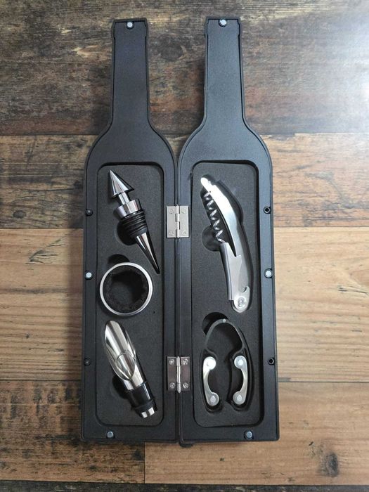 Zestaw do wina - akcesoria butelka ozdobna