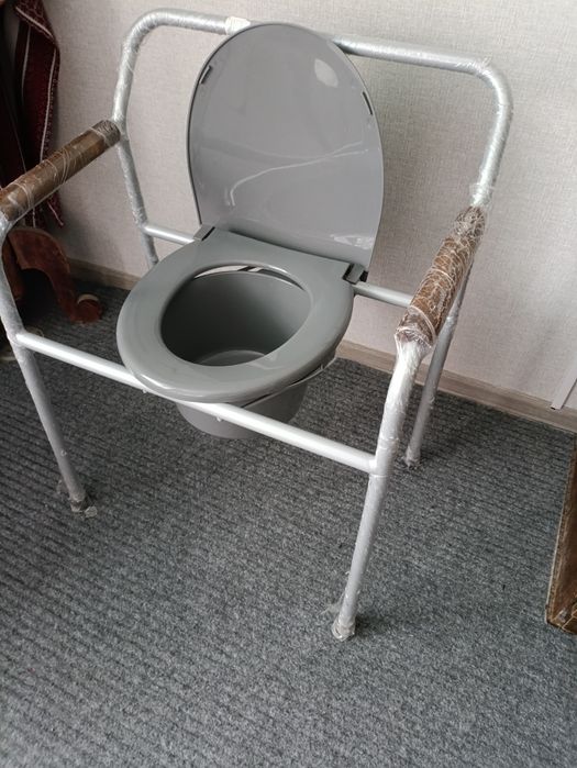 Туалет мобільний для інвалідів