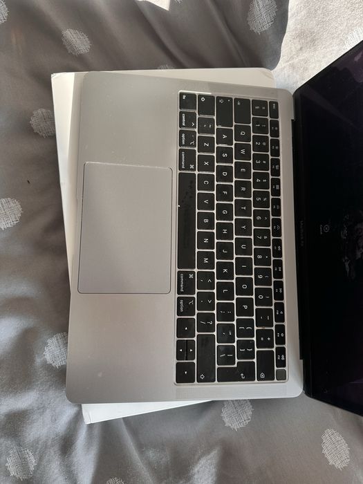 MacBook Air Retina, 13‑inch, 2019 Intel Core i5, 8 GB RAM SSD 128 GB