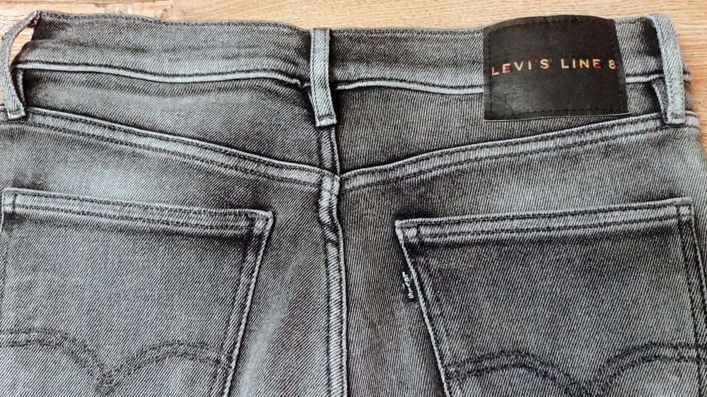Spodnie jeans Levi's szare wysoki stan M