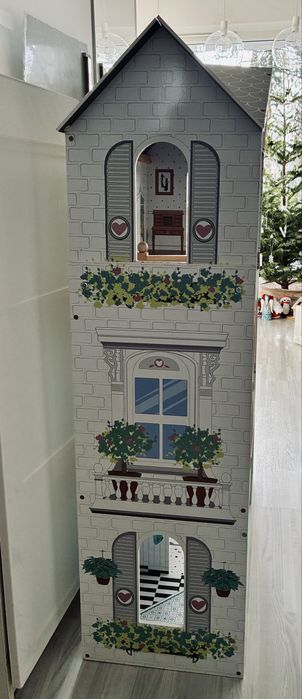 Piękna willa dla lalek. Z meblami.