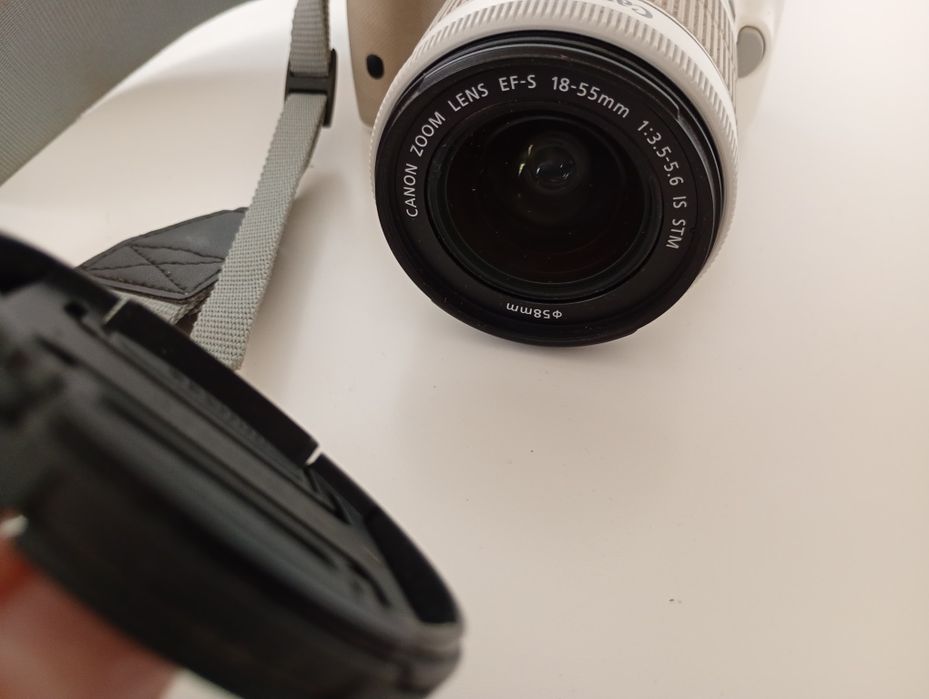 Canon eos lustrzanka biała 100d