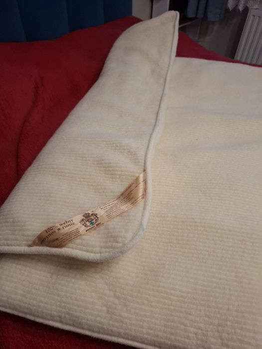 Kołdra  koc nakrycie wkład wełna rehabilitacja plus gratis