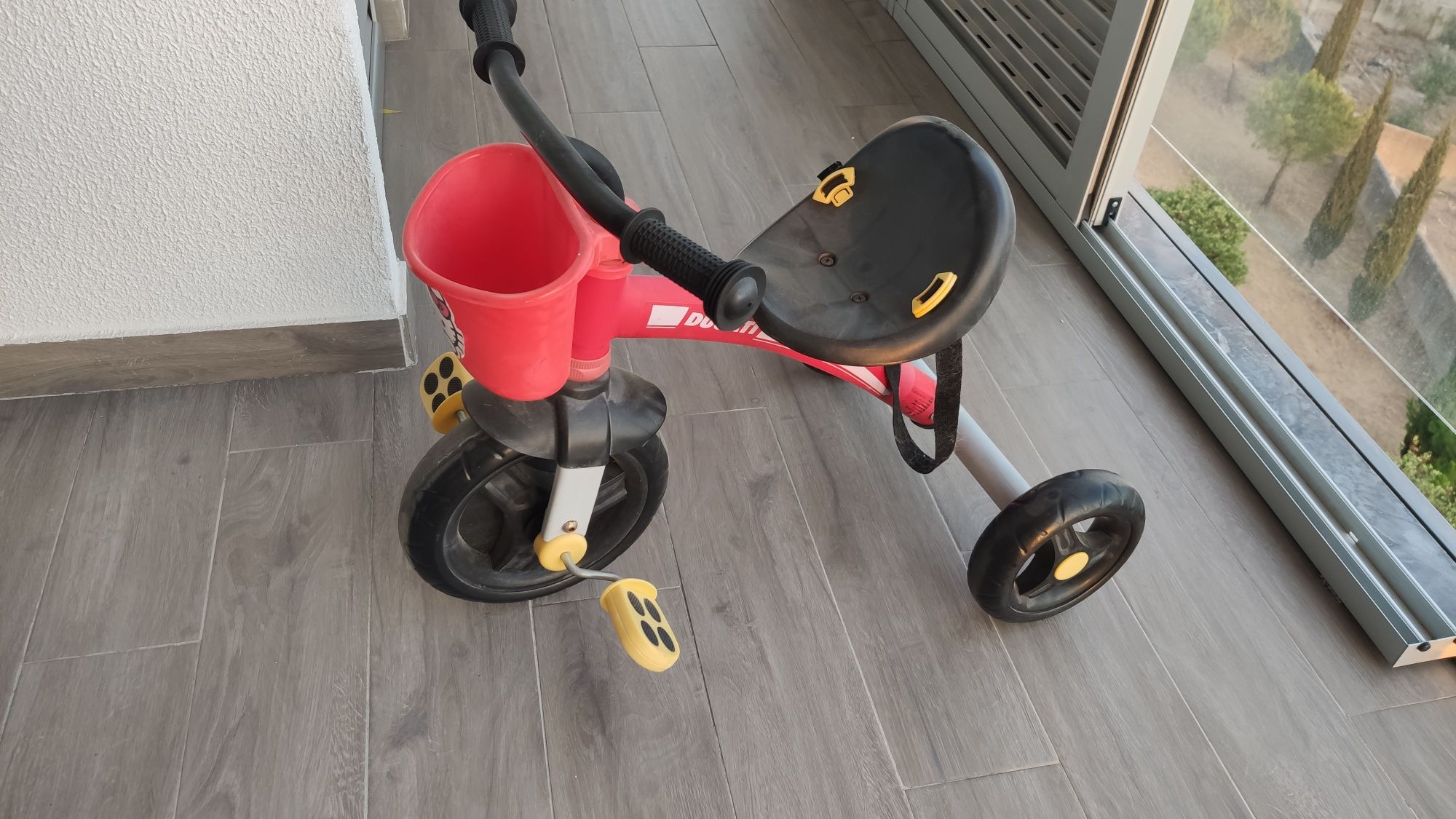 Triciclo Ducati Chicco Santa Iria De Azoia S o Jo o Da Talha E