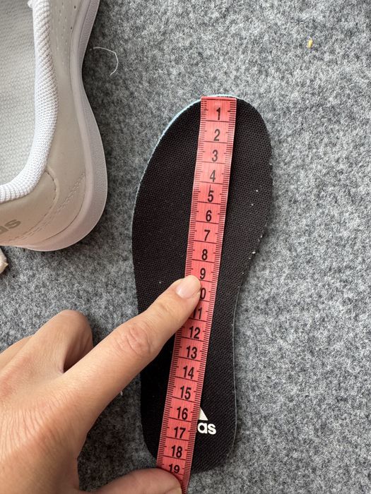 Кросівки Adidas28р, оригінал б/у