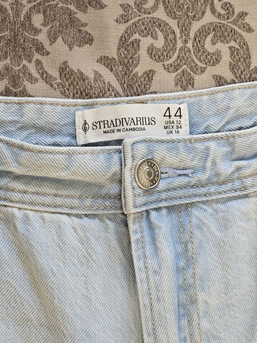 Jeansy r.44 Stradivarius