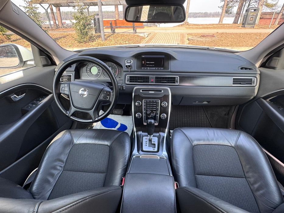 Volvo V70 D3 Automat, Webasto, Hak