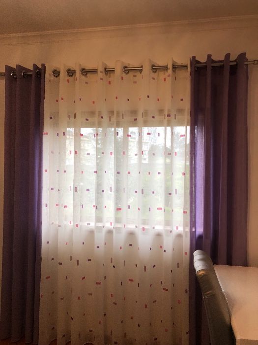 Cortinado em bom estado varão não incluido