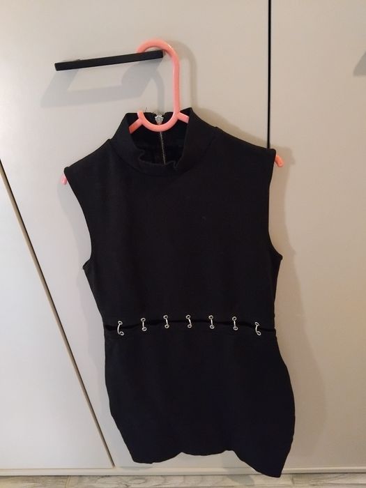Czarna sukienka elegancka