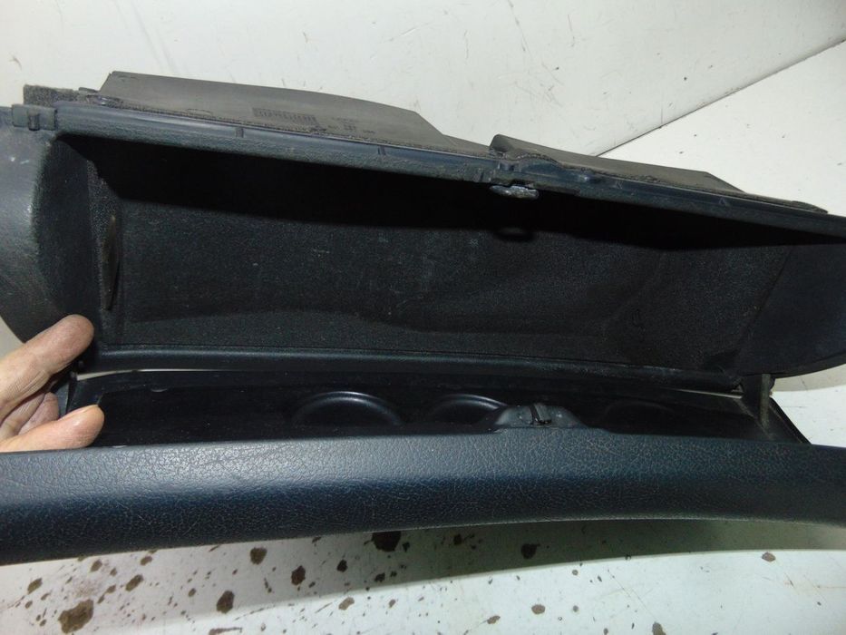 Audi A4 porta luvas " nova de stock antigo