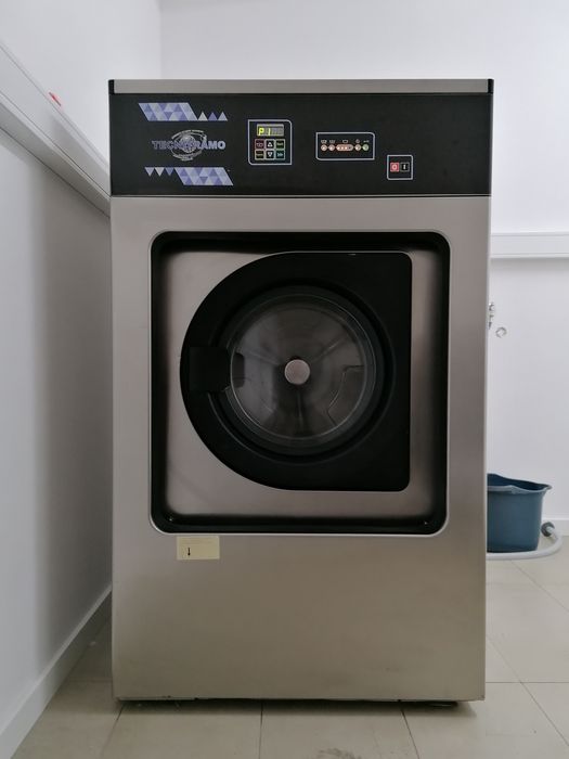 Máquina de lavar roupa / lavandaria industrial/ self service