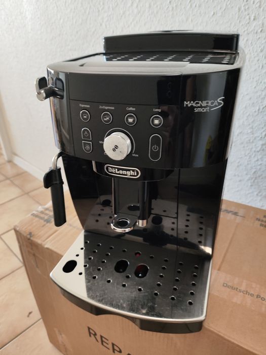 Кавомашина Delonghi Magnifica Smart S