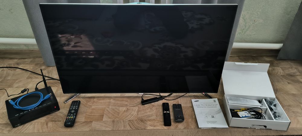Телевизор LED Samsung UE40F8000AT