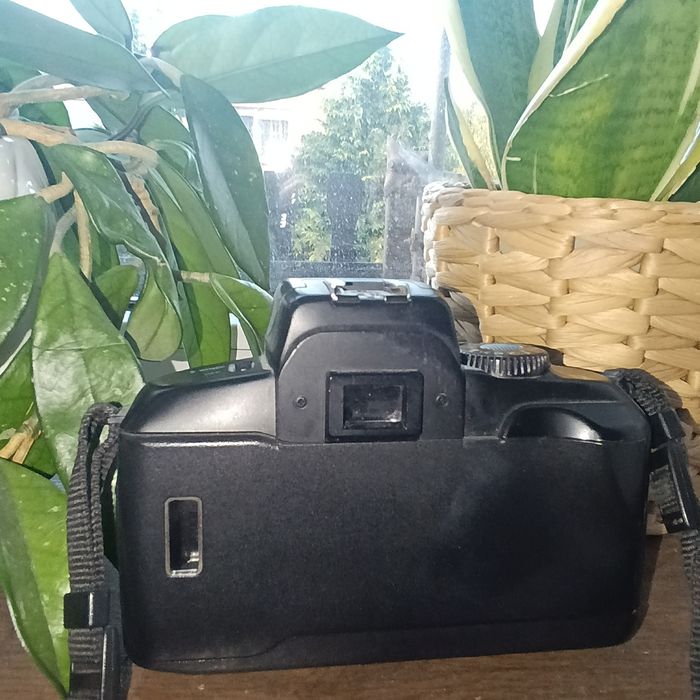 Aparat Canon EOS 700