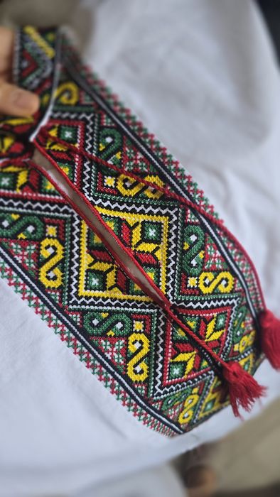 Продам вишиванку на хлопчика "Мережка"