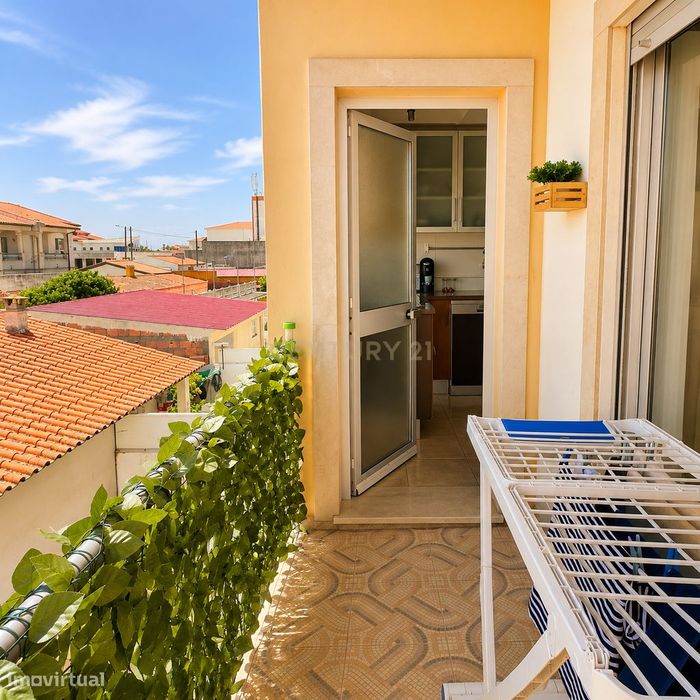 Apartamento T2 com garagem, churrasqueira e espaço exterior | Vieira d