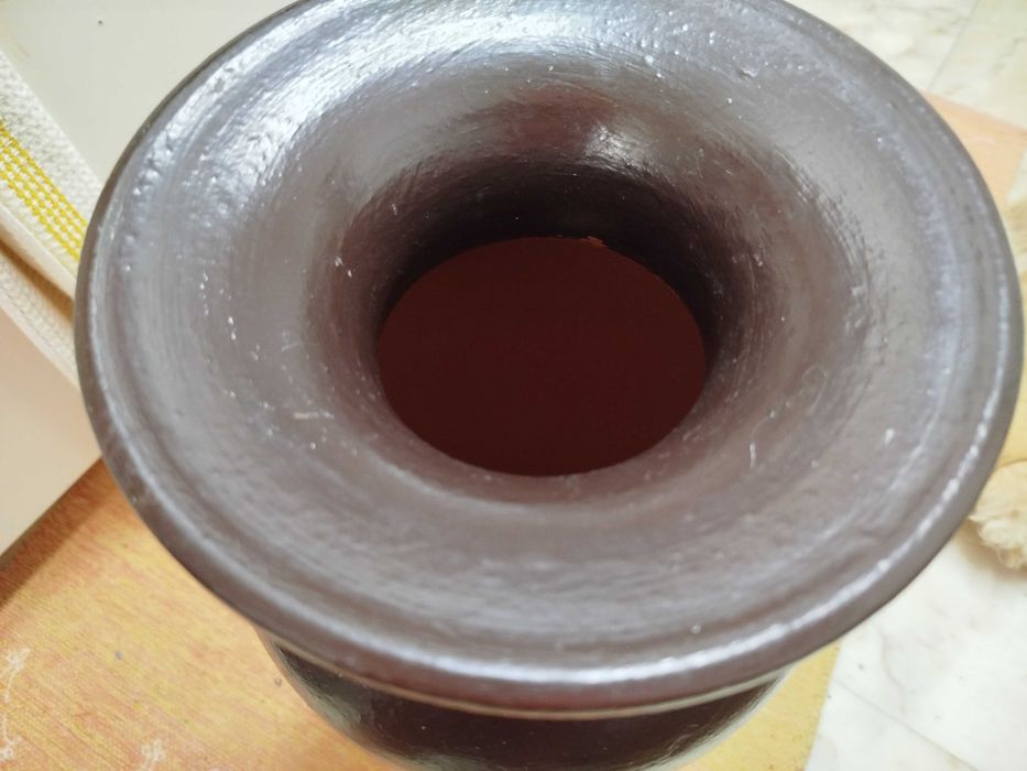 Pote decorativo castanho antigo [grande dimensão]
