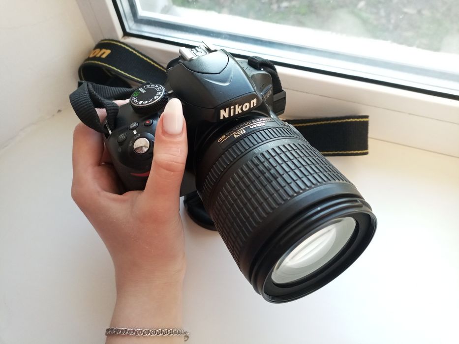 Nikon D3200, хороший дзеркальний фотоапарат)