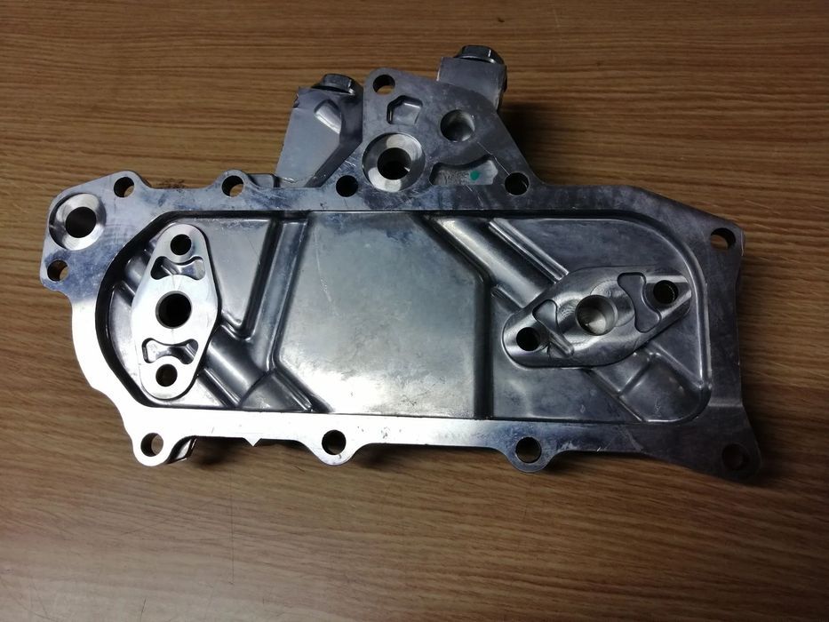 Tampa do bloco do motor das Nissan Pickup D21 e Cabstar TD25 NOVA