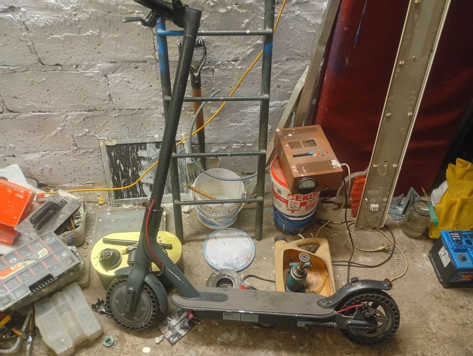 Hulajnoga elektryczna Xiaomi Mi Electric Scooter M365 Pro