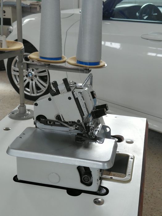Máquina de corte e coze