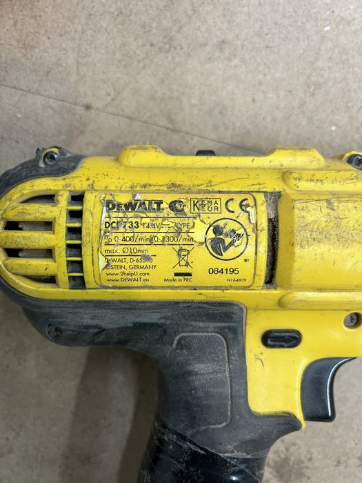 Шуруповерт Dewalt DCD733