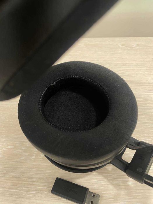 Оригінальні бездротові ігрові навушники Razer Nari Essential Wireless