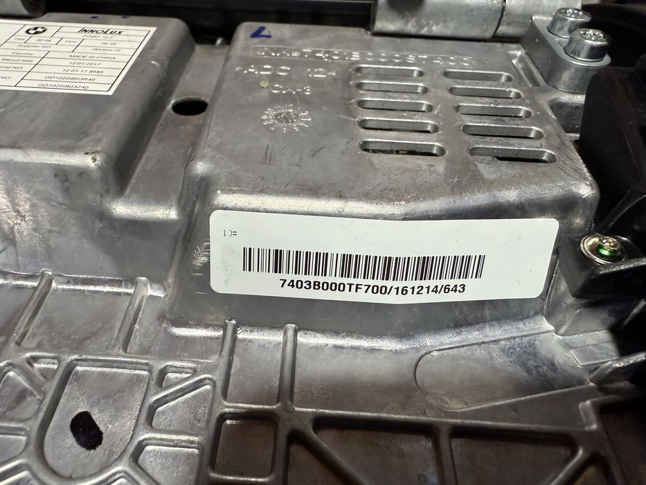 Bmw f15 g11 монітор