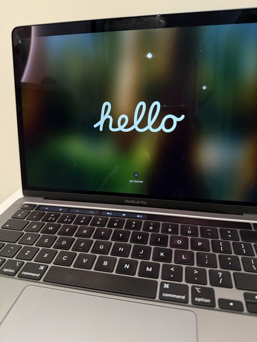 MacBook Pro intercore i5 z touchbar